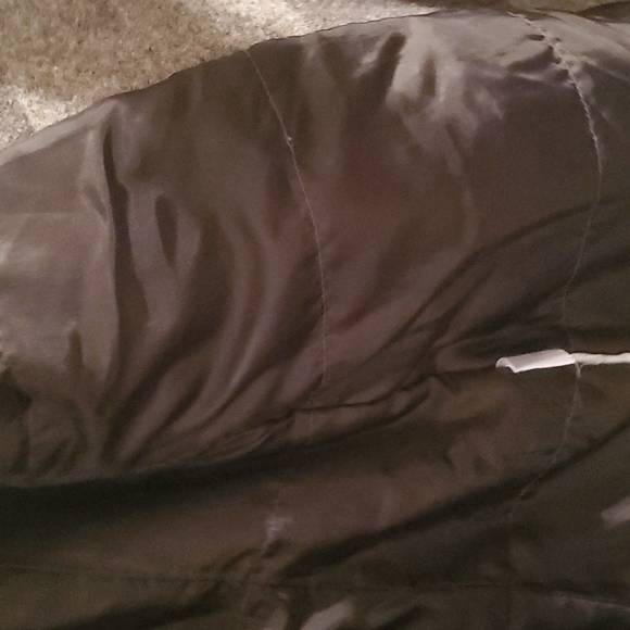 Old Navy girls dark gray and light gray stripped winter jacket. In EUC - Picture 4 of 5